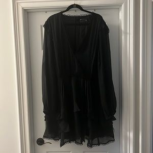 Poshmark black dress super flattering